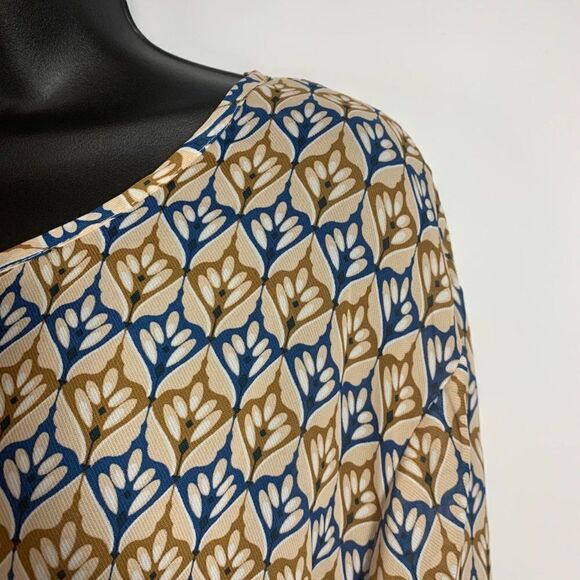 Weekend Suzanne Betro Abstract Key Hole Bell Sleeve Tunic - Picture 7 of 15